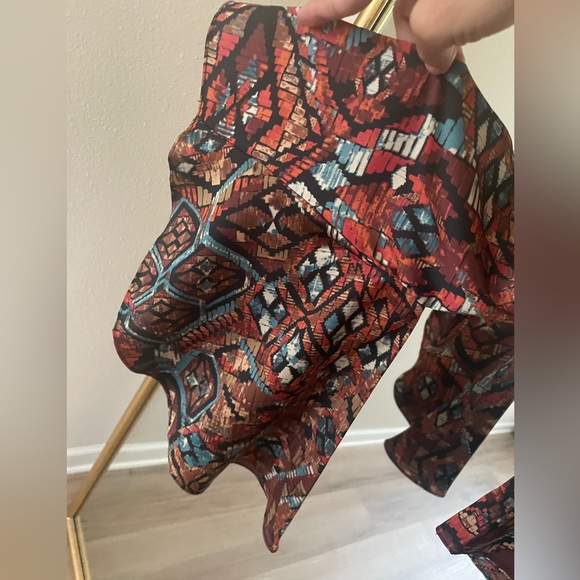 Show Me Your Mumu Bell Sleeve V-Neck Boho Aztec Print Blouse Top Brown M - Picture 5 of 7